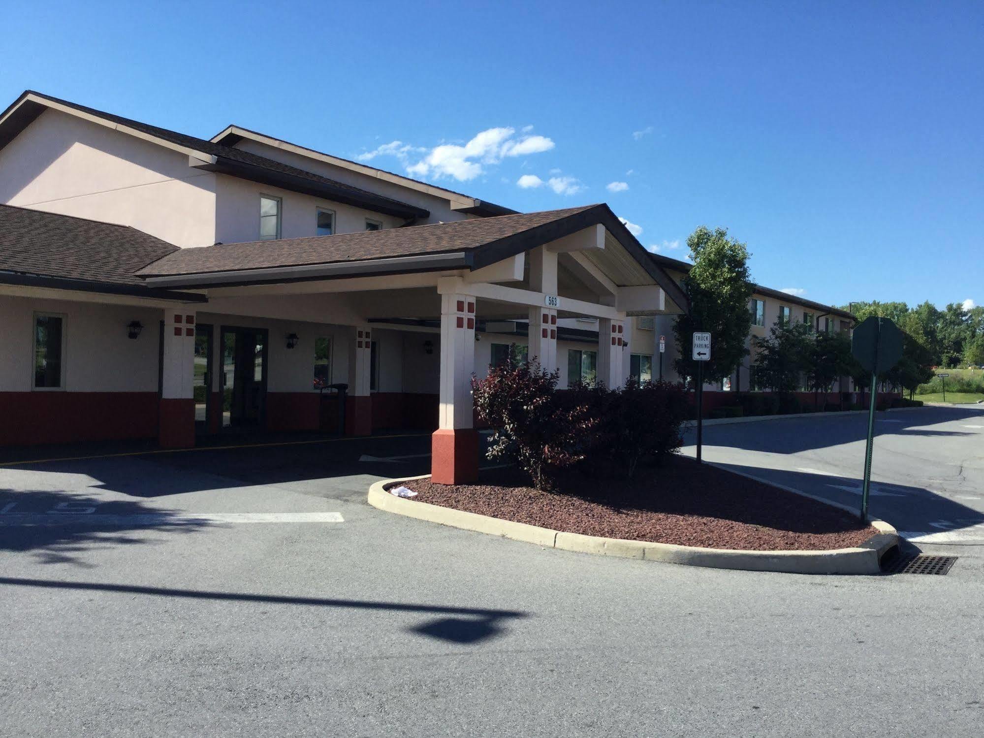 Motel Super 8 By Wyndham Middletown Extérieur photo